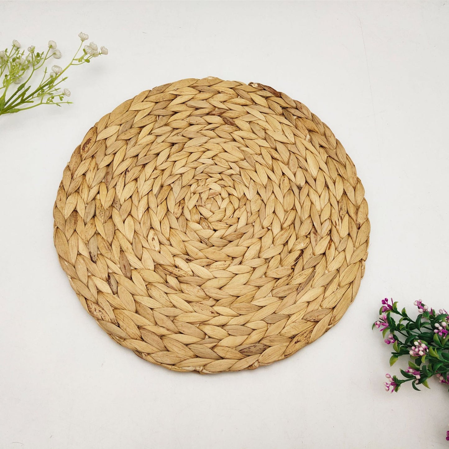 Set of 4 Round Woven Straw Placemats