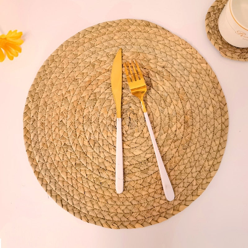 Set of 4 Round Woven Straw Placemats